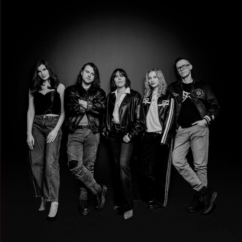 Vika Ray Studio komanda